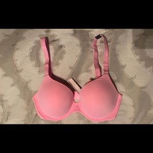 NWT Victoria’s Secret Push Up Bra, 32D, Pink